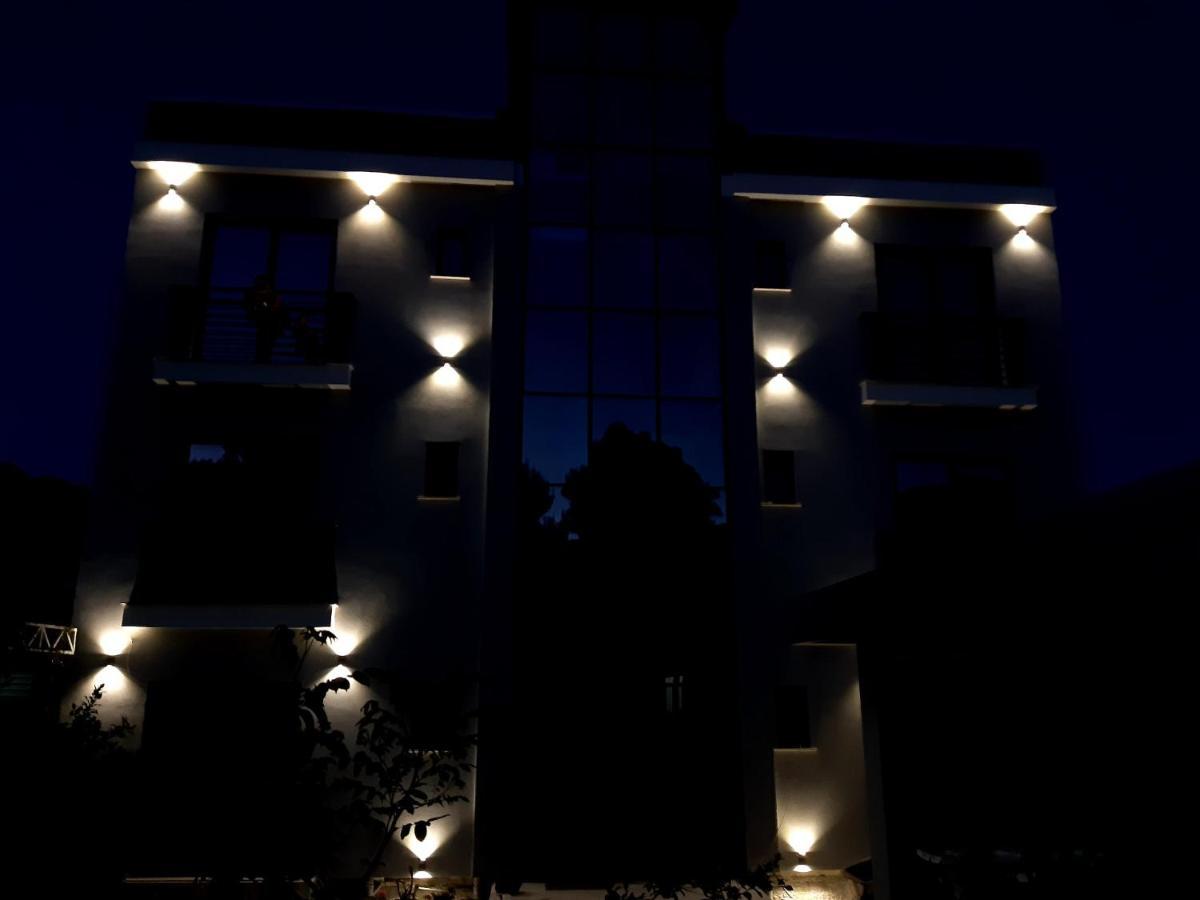 Ritson Hotel Вльора Екстер'єр фото