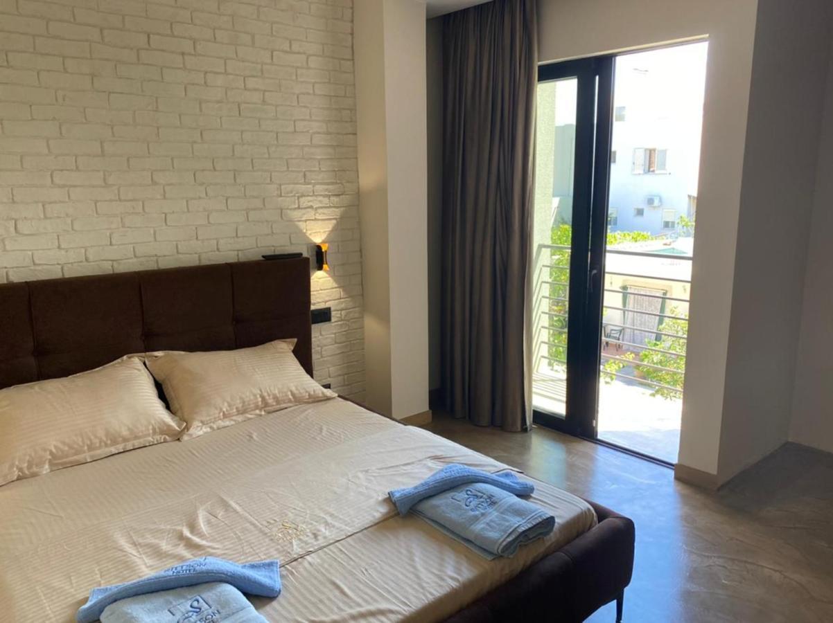 Ritson Hotel Вльора Екстер'єр фото
