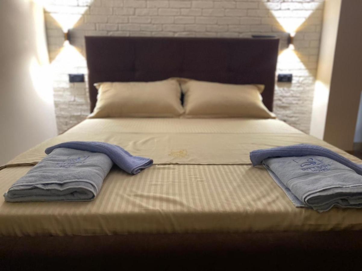 Ritson Hotel Вльора Екстер'єр фото