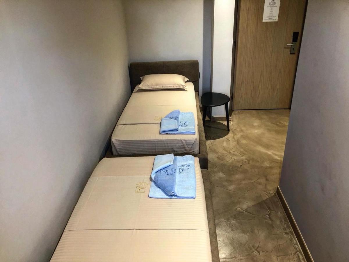 Ritson Hotel Вльора Екстер'єр фото