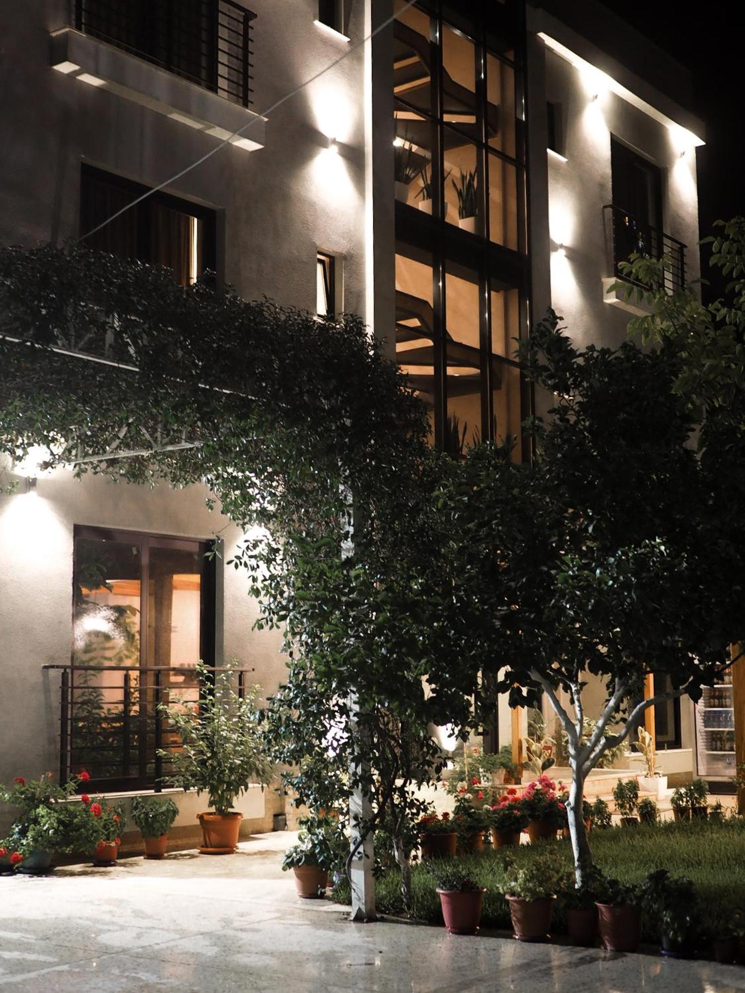 Ritson Hotel Вльора Екстер'єр фото